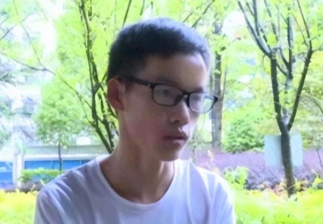 2019年搬砖小伙林万东：高考713分被嘲上清华也没用如今怎样(图4)